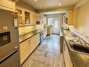 Kitchen- click for photo gallery